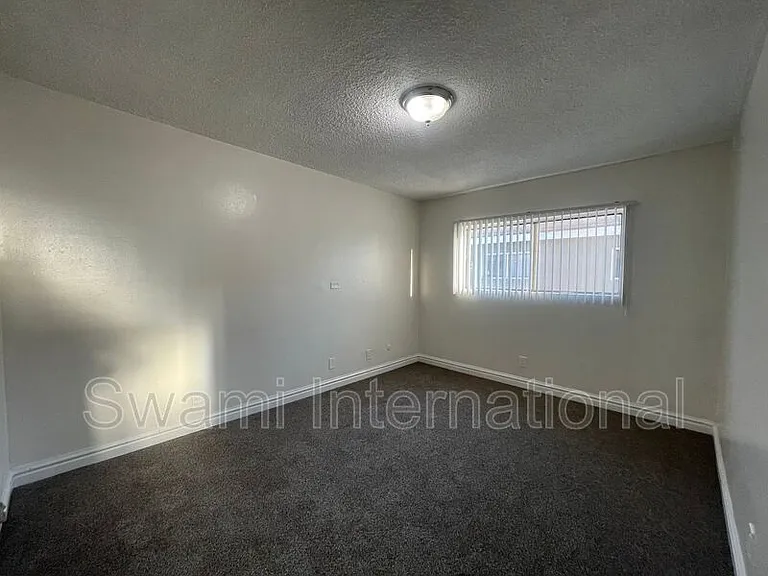 10970 S Figueroa St #7 — Photo 21