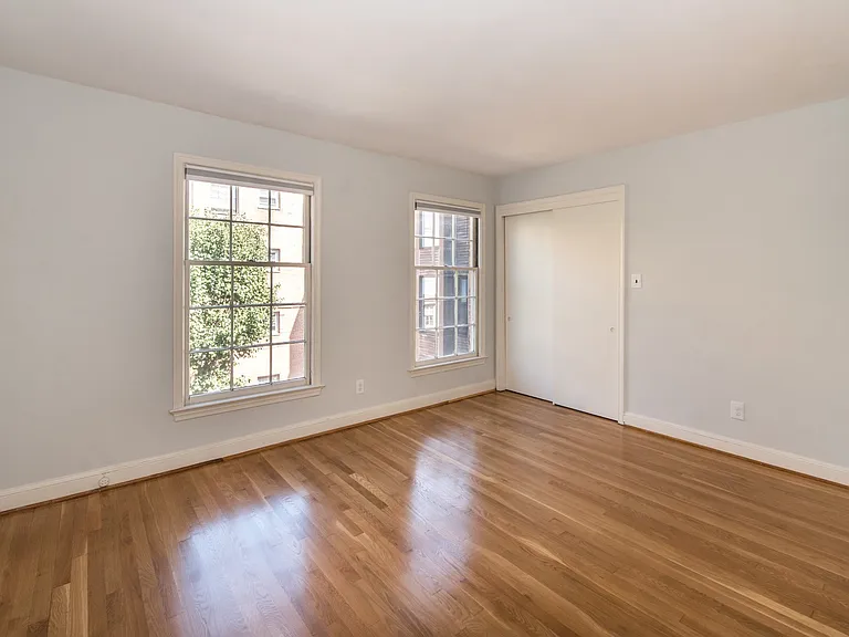 2527 Queen Annes Ln NW — Photo 11