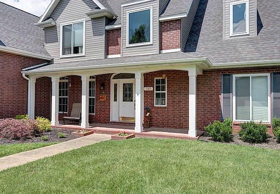 3rd image of 737 Brook Forest Rd