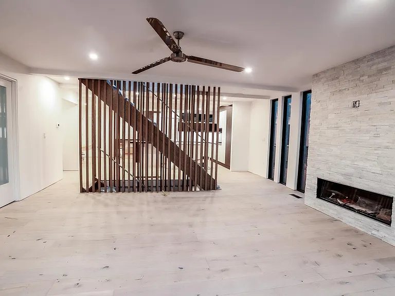 56 Spring St #Townhouse 2 — Photo 3