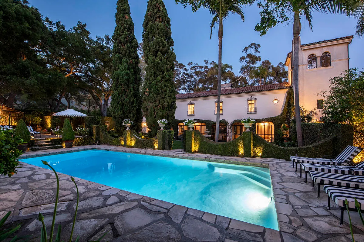 8 bed, 12.0 bath, $85,000 — Photo 1