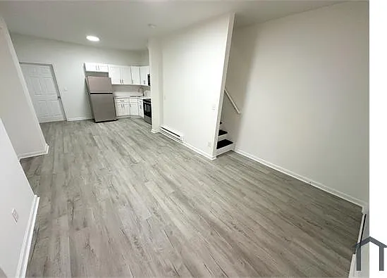 2153 W Grange Ave — Photo 5
