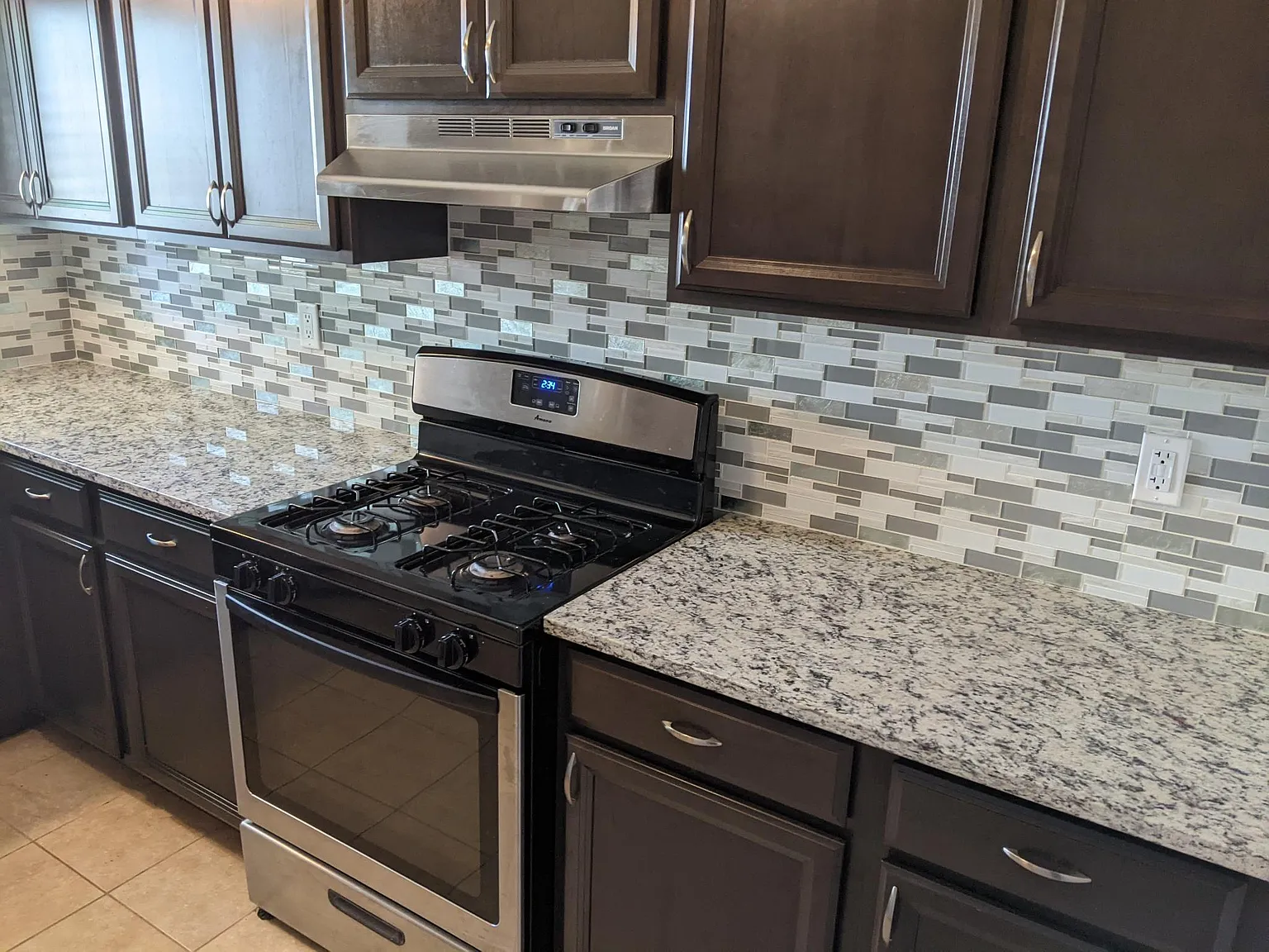 3 bed, 1001 sqft, $1,440 — Photo 4