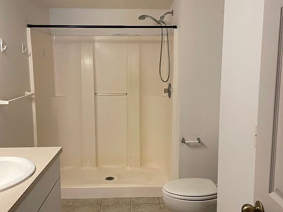5th image of 721 SW 36th St Unit 103