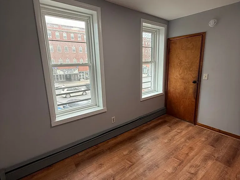 104 Broadway — Photo 7