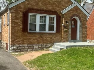 10063 Diamond Dr, Saint Louis, MO