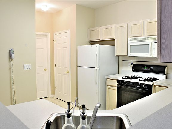 2nd image of 15 Sunnybrook Ln #100C