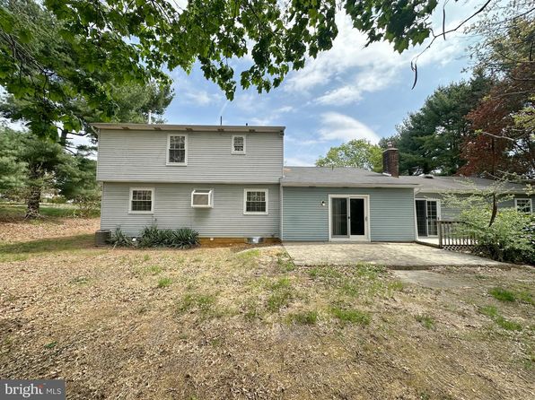 137 E Wolfert Station Rd, Mickleton, NJ 08056