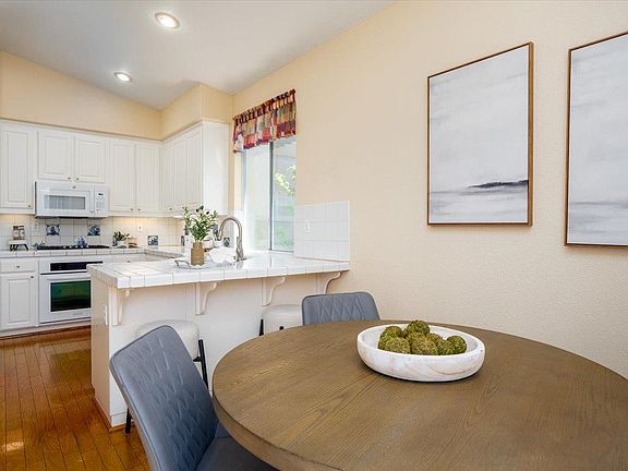 5th image of 25 Windcrest Ln