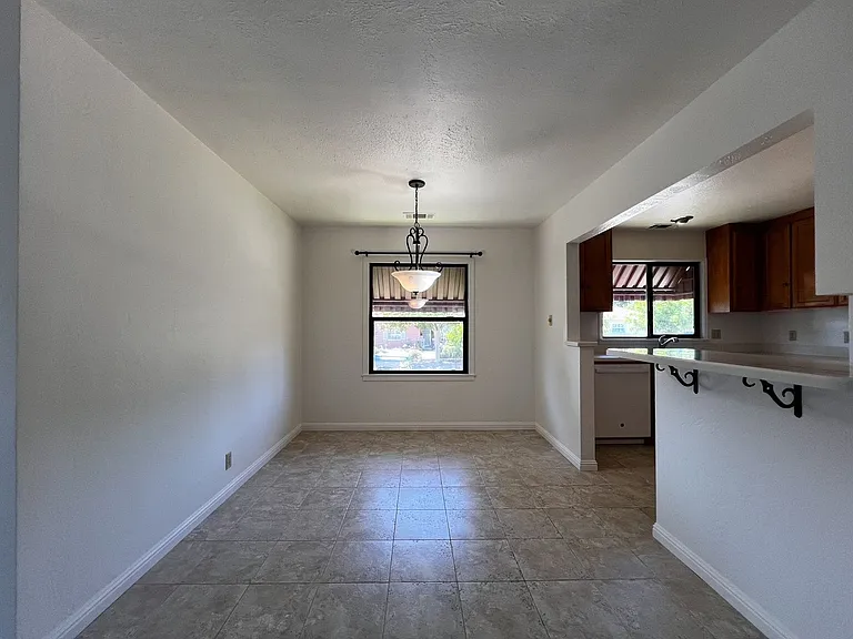 10 Linnell Ave — Photo 9
