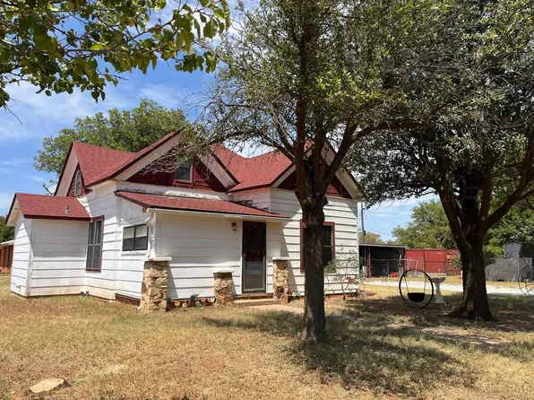 610 8th St SW, Childress, TX 79201