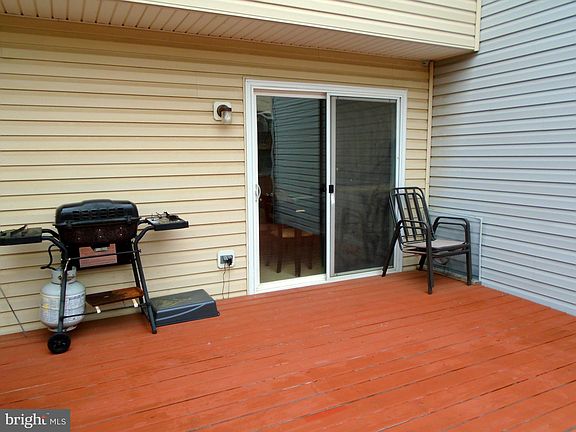 3rd image of 23 Brentwood St