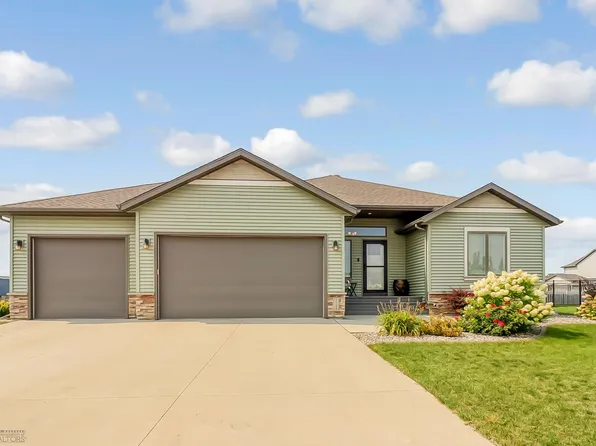 3593 49th St S, Fargo, ND 58104