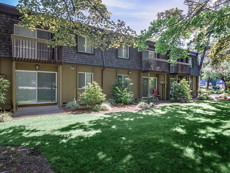 Fairwood Apartments — Photo 7