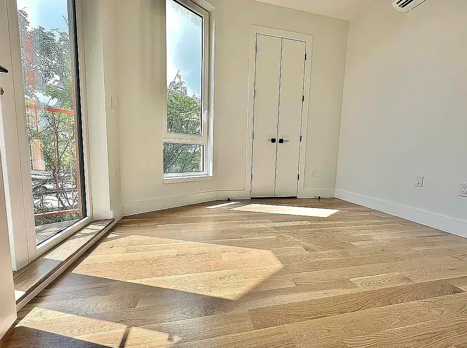 391 Meeker Avenue — Photo 2