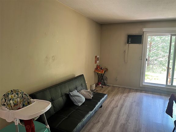 4th image of 44 Whiteshield Cres S #703