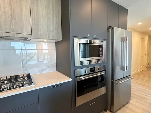 8551 201st St #608, Langley, BC V2Y 3Y5