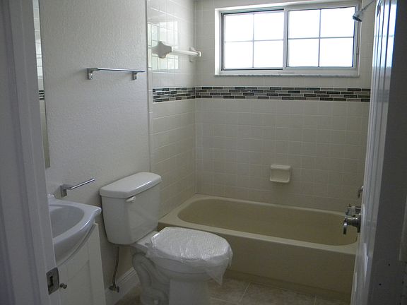 4th image of 14983 Rivers Edge Ct APT 230