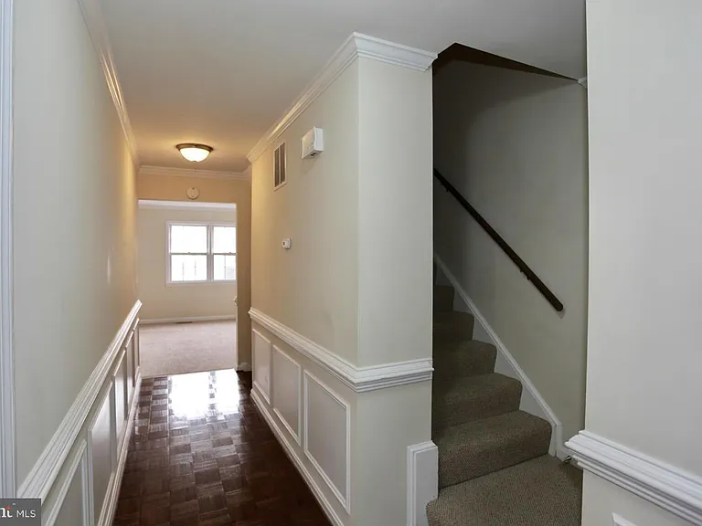 2215 N Somerset St — Photo 4