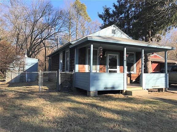 2nd image of 2 Courtland Dr