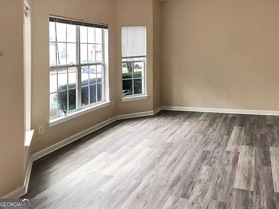 4th image of 2568 Walden Lake Dr