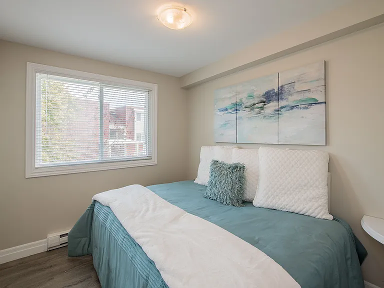 77 Manitou Cres W — Photo 8