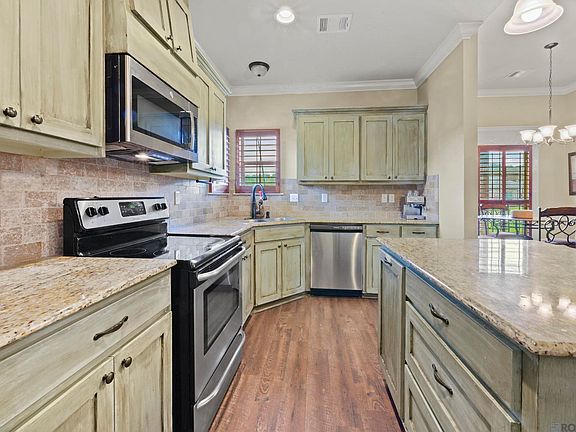3rd image of 28274 Lake Bruin Dr