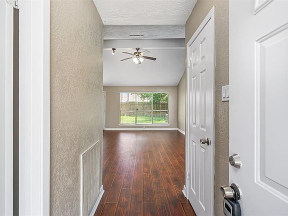 2nd image of 2519 Merrimac Dr