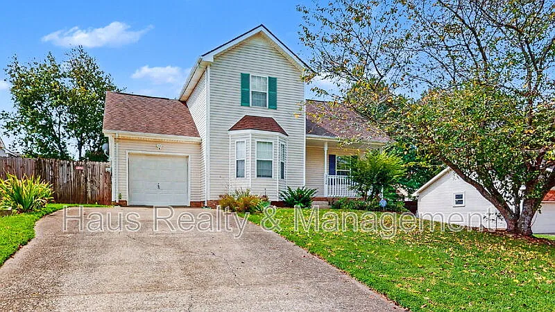 3 bed, 2.0 bath, 1350 sqft, $1,645 — Photo 1