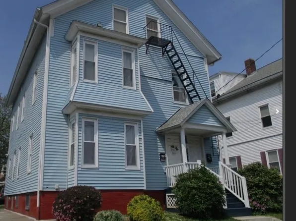 23 Young St, Pawtucket, RI 02860