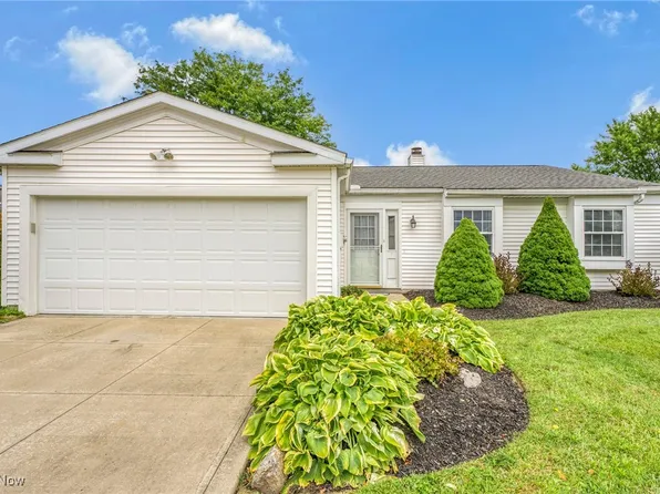 9811 Willow Ln, Mentor, OH 44060