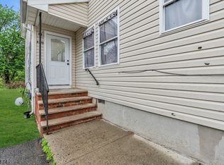 477 Lewis St, Somerset, NJ