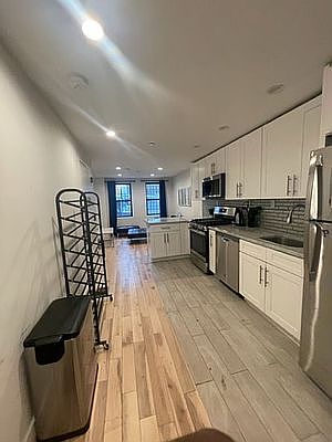 4th image of 420 W 150th St #1
