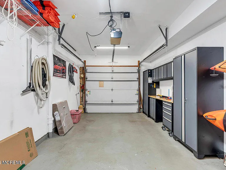 55 Sunset Ave — Photo 24