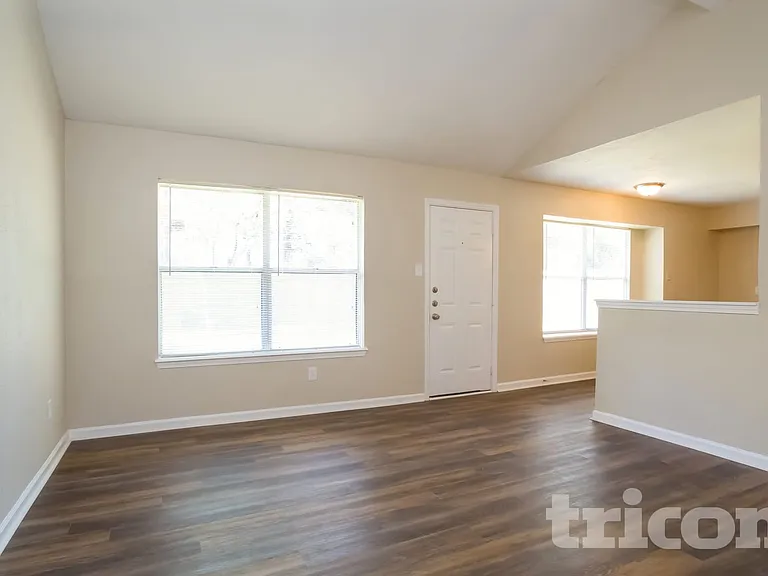 12211 Haroldson Forest Dr — Photo 3