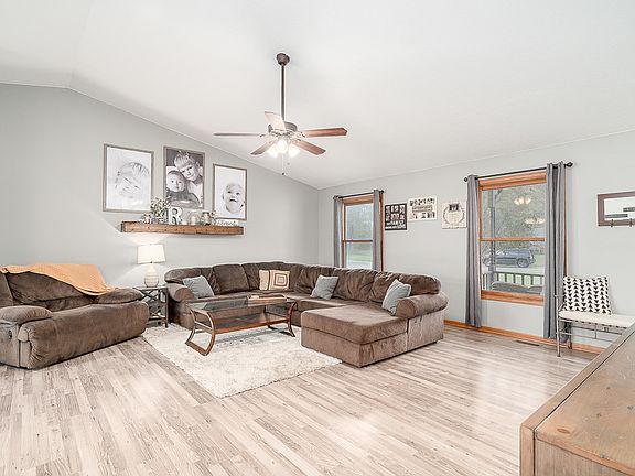 3rd image of 502 David Dr