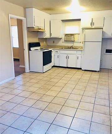 3rd image of 1027 Cleveland Ave #82