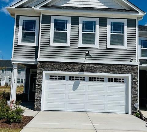 2nd image of 128 Gosford Ln