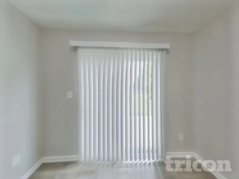 2880 Lakestream Dr — Photo 6