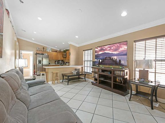 5th image of 4241 Urquhart St