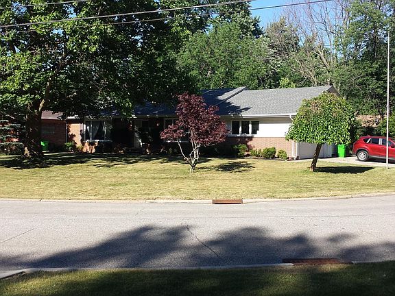 4th image of 893 Haywood Dr