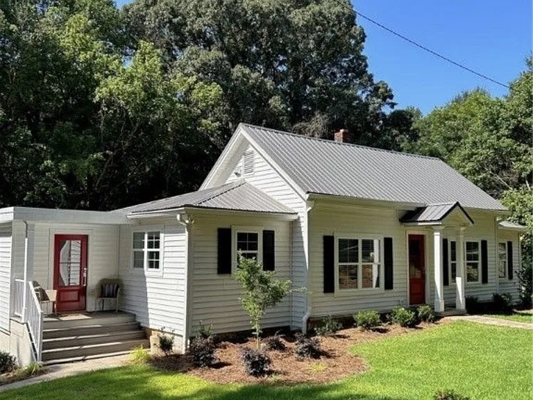 100 Timothy Pl — Photo 2