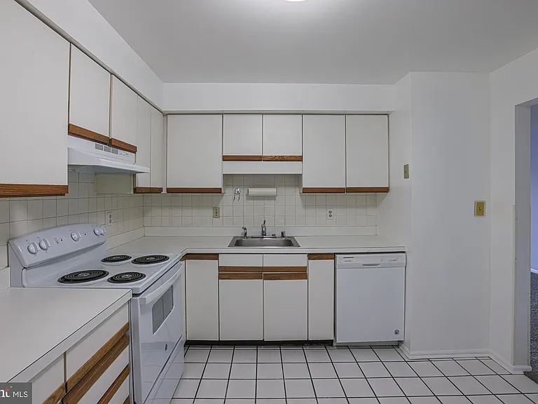 2903 Fallstaff Rd #501 — Photo 14