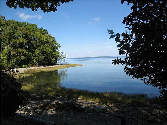 4th image of 138 Bayside Road