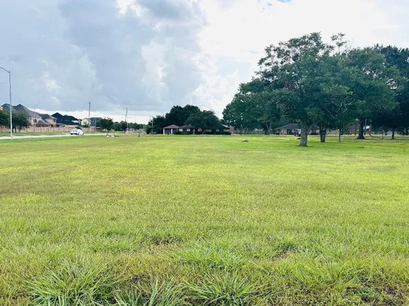 602 Sycamore Rd, Richmond, TX 77469