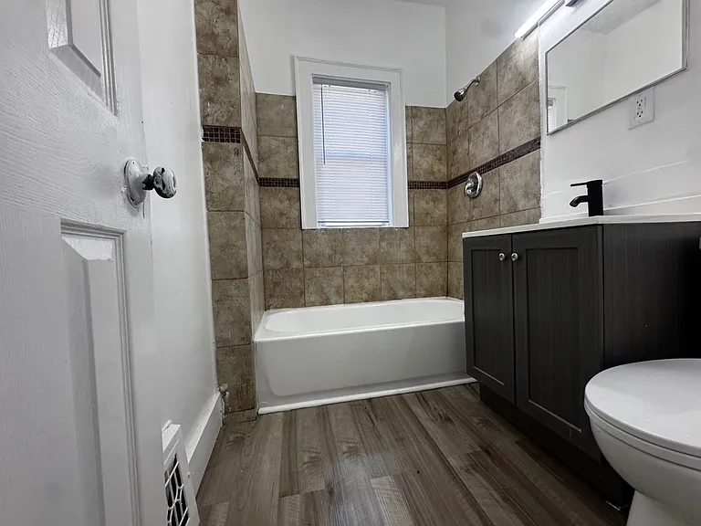 395 E 152 ST — Photo 11