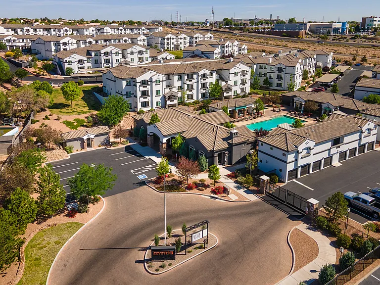 SkyStone Apartments — Photo 3