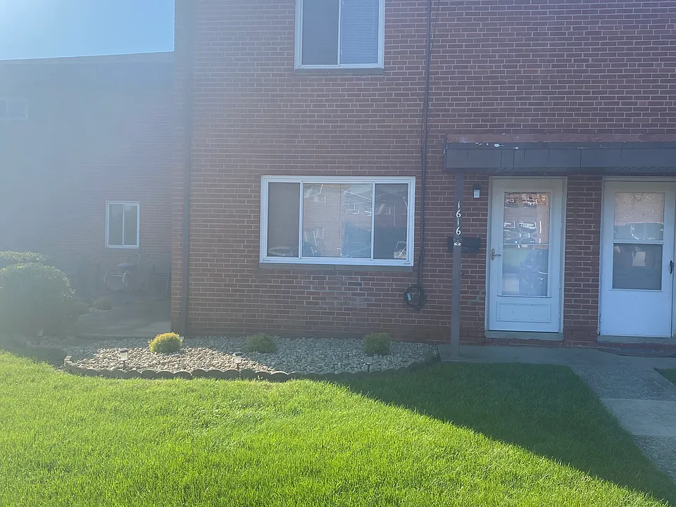 1616 Ridgewick Dr