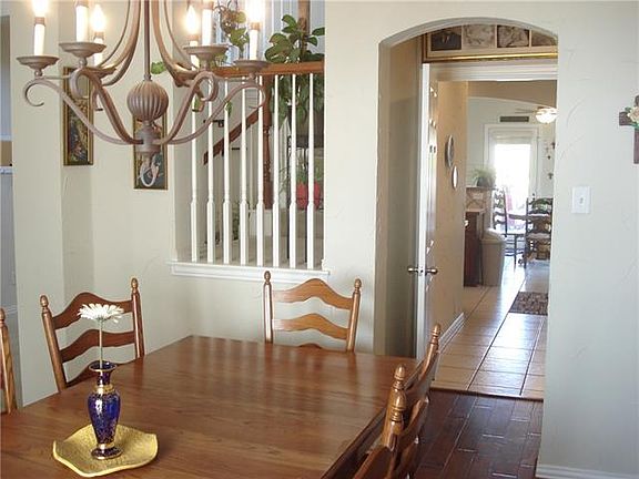 4th image of 6415 Holly Crest Ln
