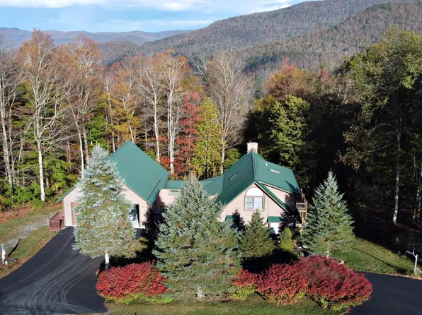 2161 Knob Dr, Slatyfork, WV 26291